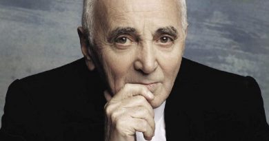 charles aznavour 3 390x205 - Charles Aznavour Biography - life Story, Career, Awards, Age, Height