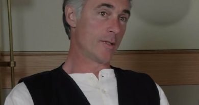 greg wise 6 390x205 - Greg Wise Biography - life Story, Career, Awards, Age, Height
