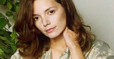 joanne whalley 4 390x205 - Joanne Whalley Biography - life Story, Career, Awards, Age, Height