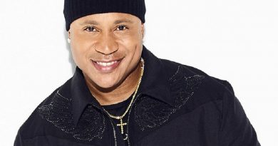 ll cool j 1 390x205 - LL Cool J Biography - life Story, Career, Awards, Age, Height