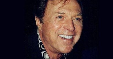 steve lawrence 1 390x205 - Steve Lawrence Biography - life Story, Career, Awards, Age, Height
