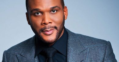 tyler perry 6 390x205 - Tyler Perry Biography - life Story, Career, Awards, Age, Height