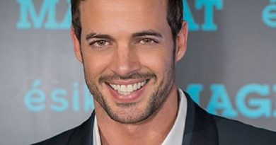 william levy 1 390x205 - William Levy Biography - life Story, Career, Awards, Age, Height